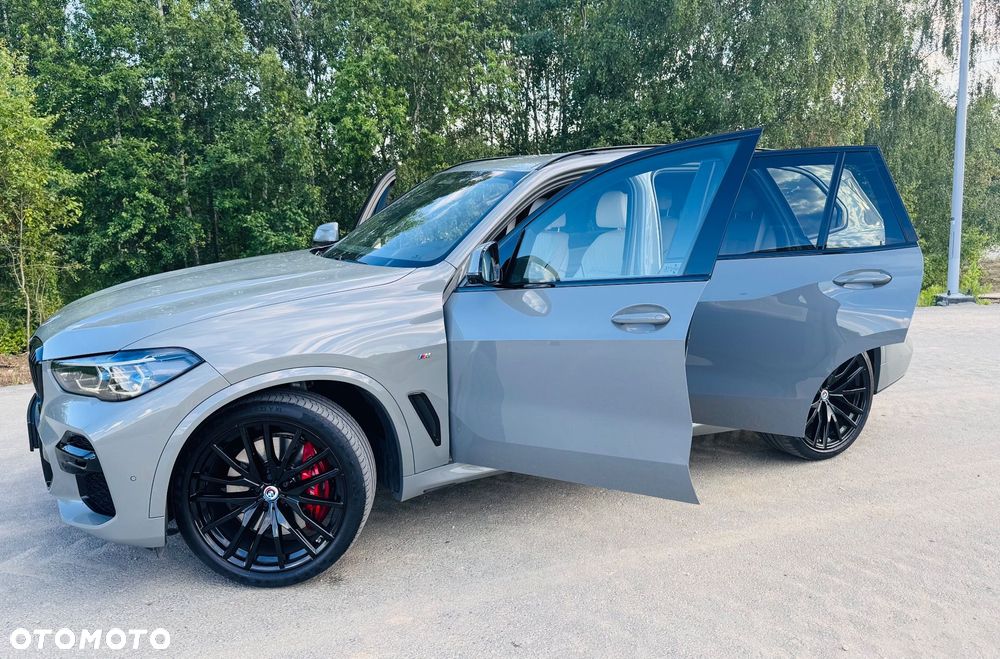 BMW X5 M M50i - 18