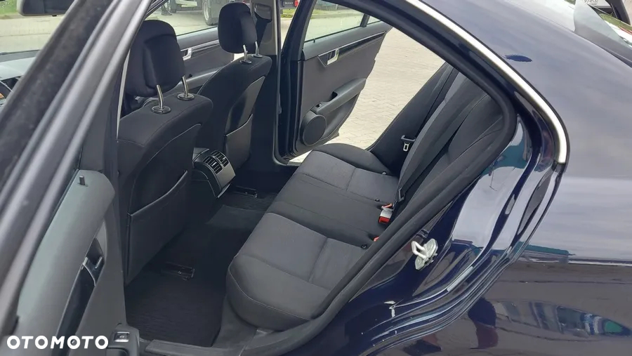 Mercedes-Benz Klasa C 220 CDI Elegance - 15