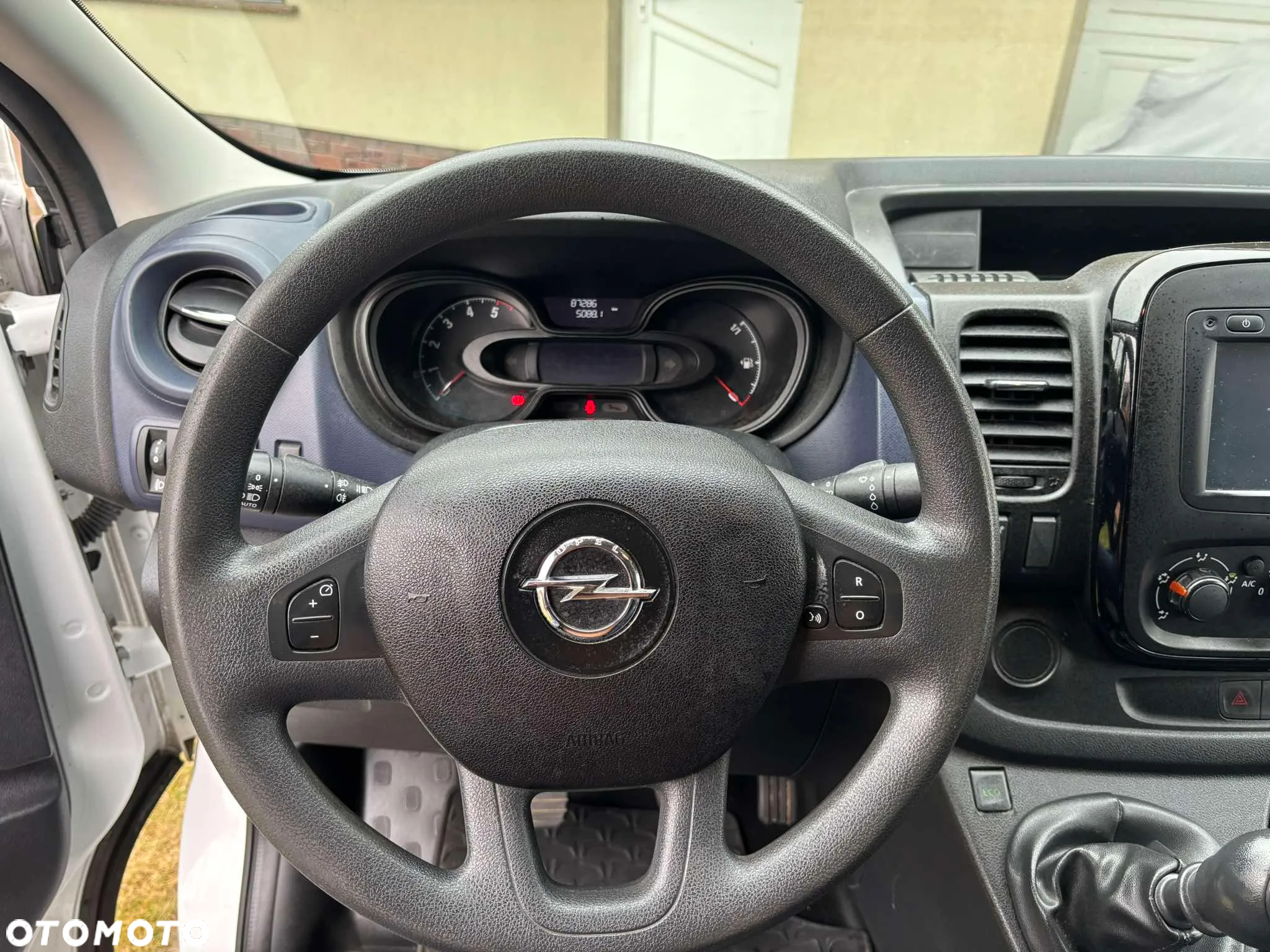 Opel Vivaro - 11