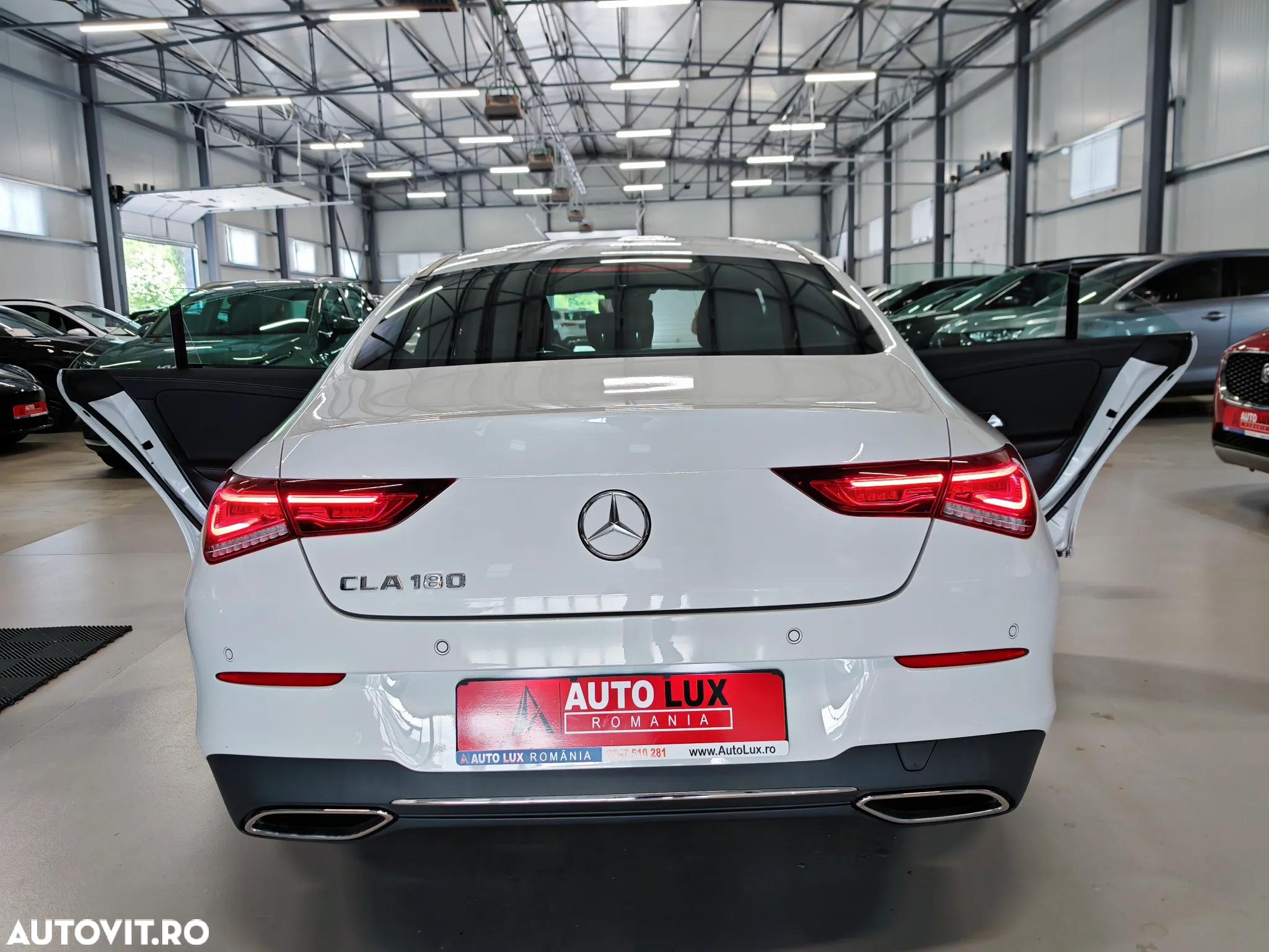 Mercedes-Benz CLA 180 7G-DCT - 28