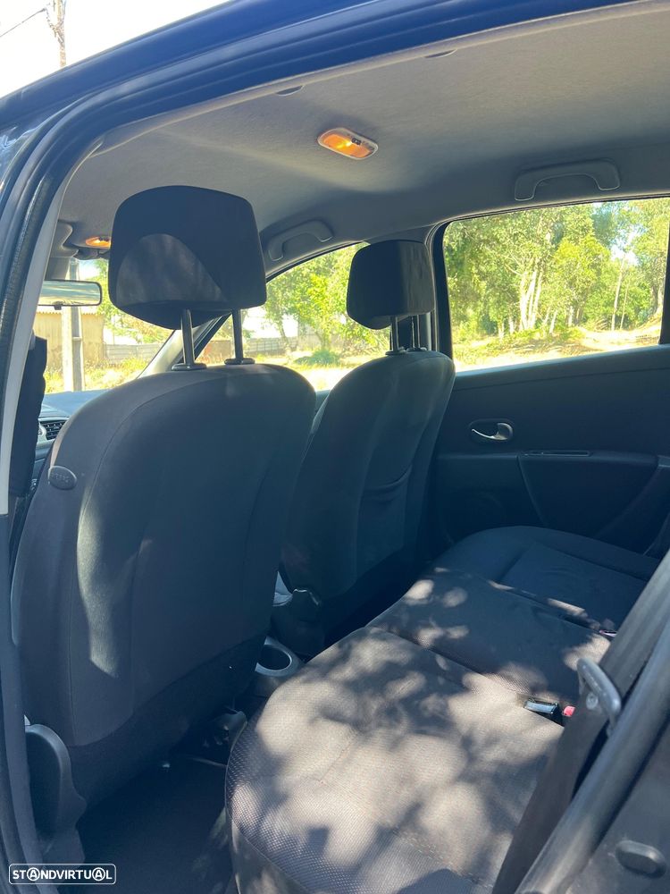 Renault Clio 1.2 16V Dynamique - 9