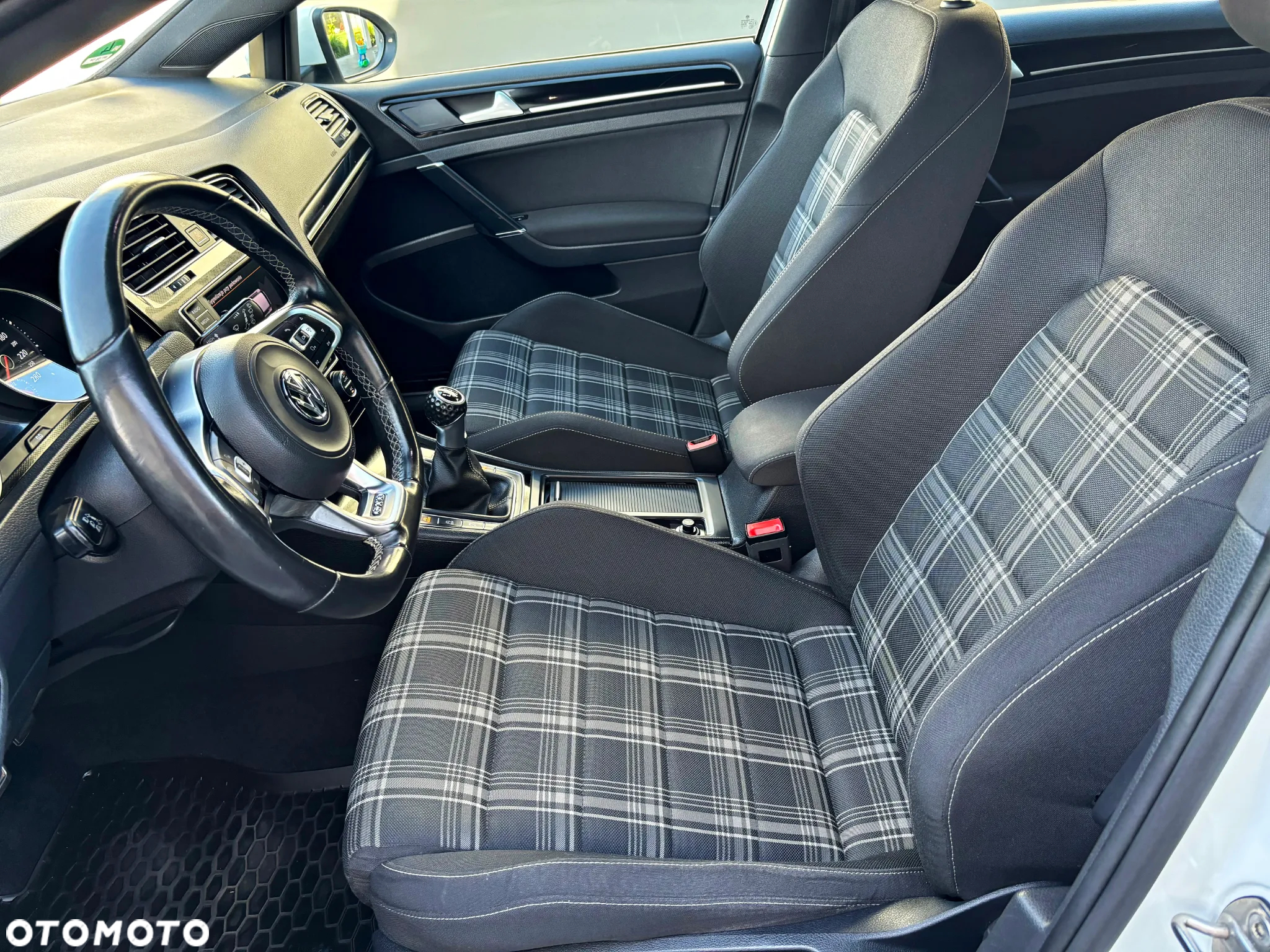 Volkswagen Golf VII 2.0 TDI BMT GTD - 21