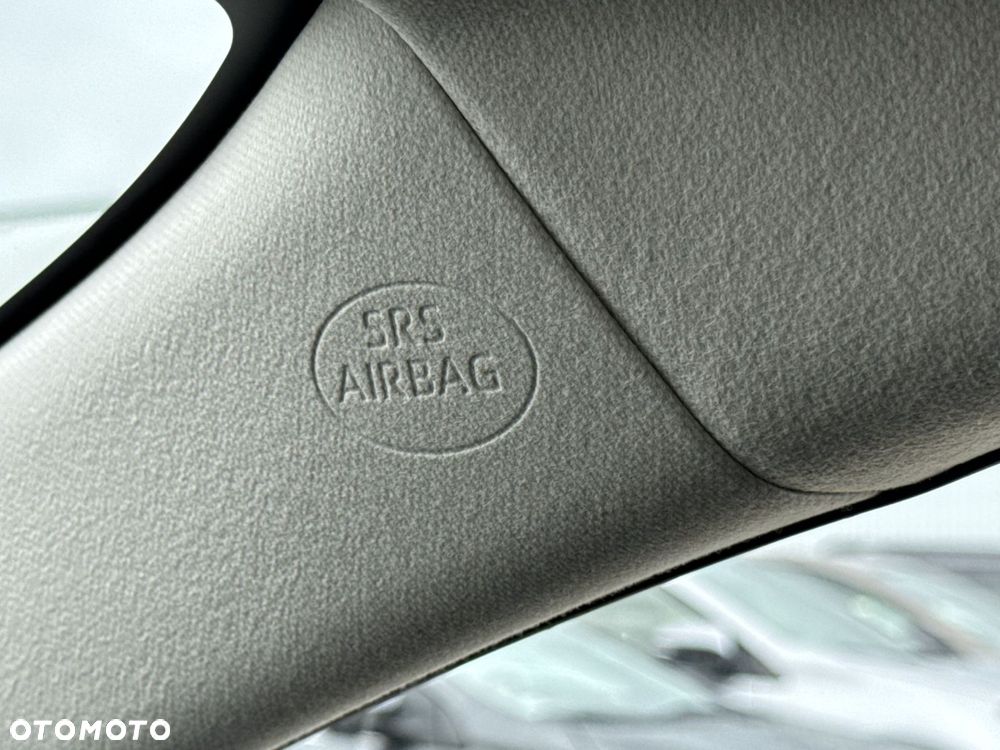 Toyota Corolla 1.8 Hybrid Comfort - 22