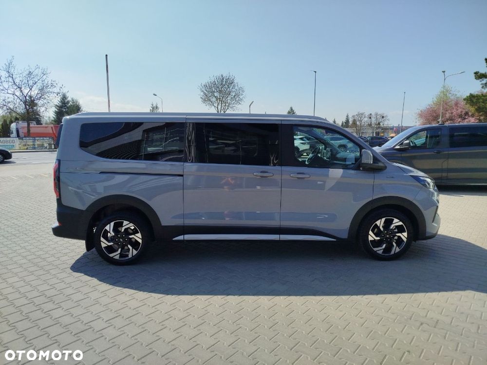 Ford Tourneo Custom - 8