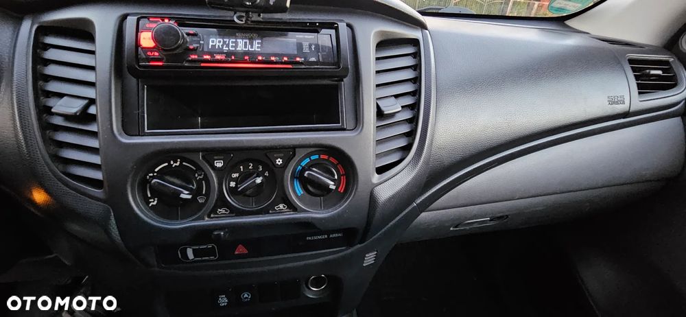 Mitsubishi L200 - 14