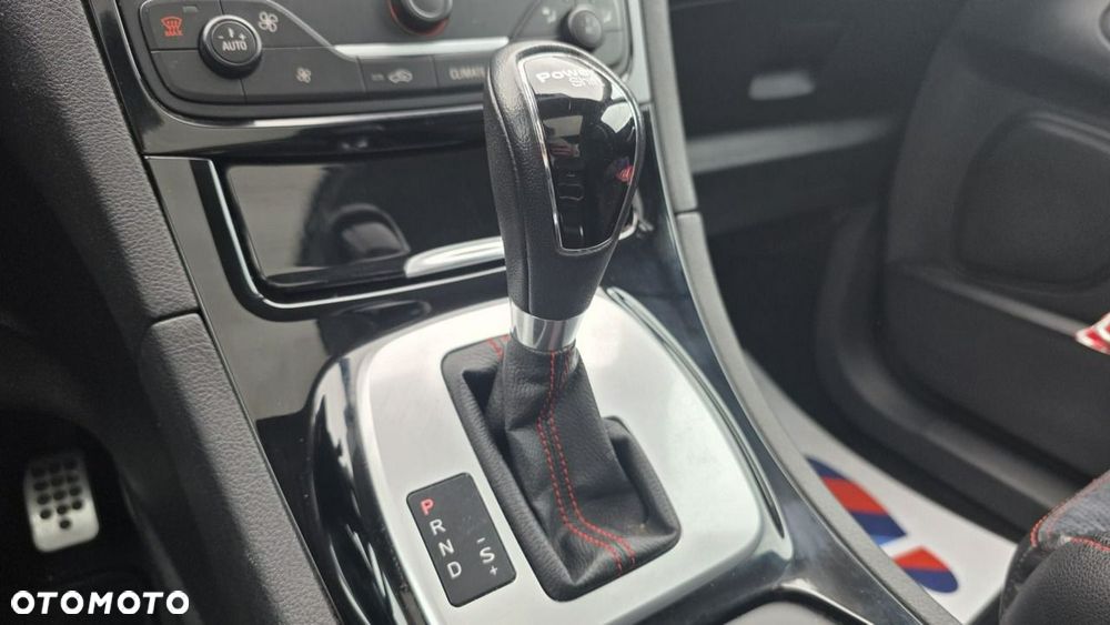 Ford S-Max - 12