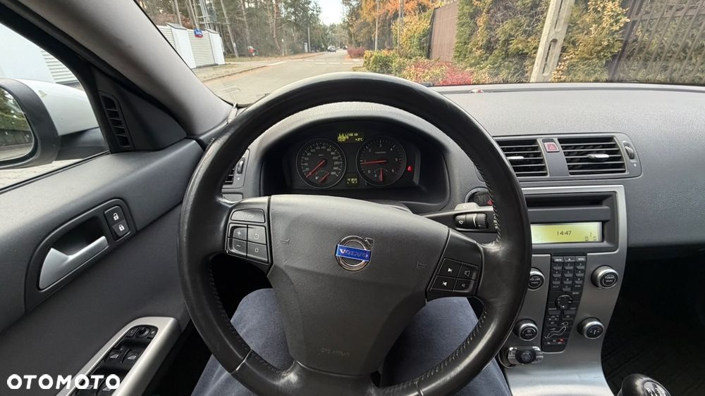 Volvo S40 2.0D Momentum - 1