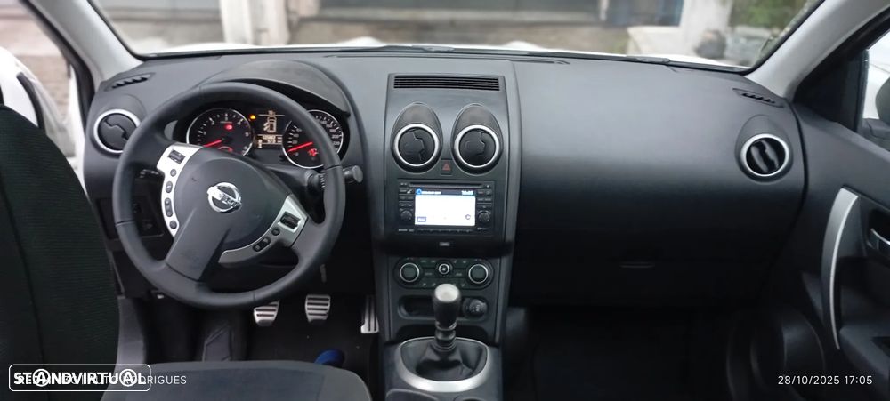 Nissan Qashqai +2 1.6 dCi Tekna Premium 18 - 16