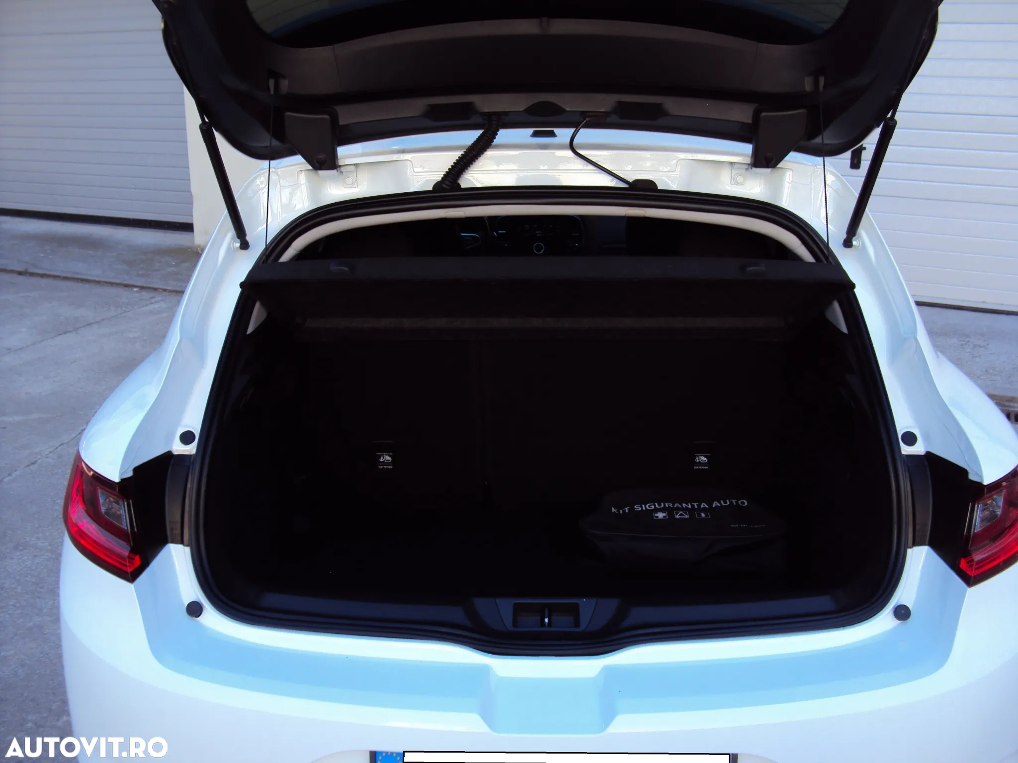 Renault Megane Blue dCi 116 Zen - 12