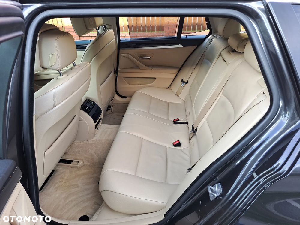 BMW Seria 5 520d Special Edition - 12