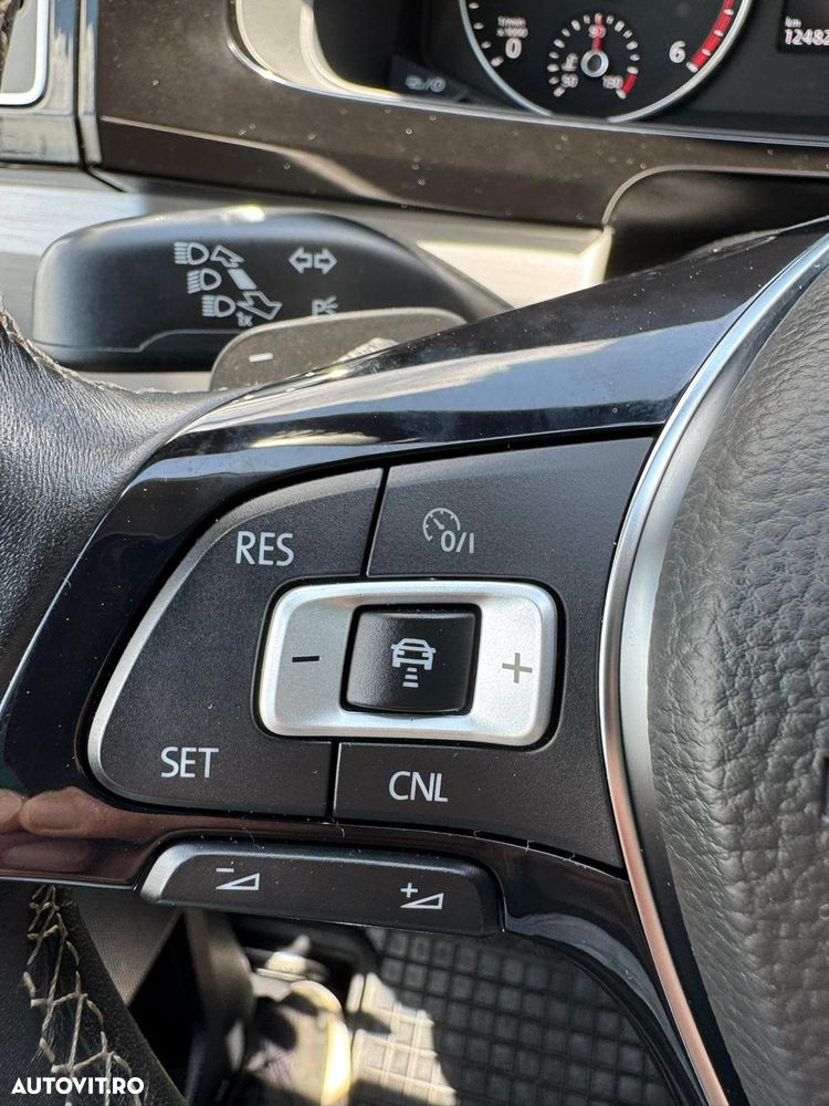 Volkswagen Multivan - 12