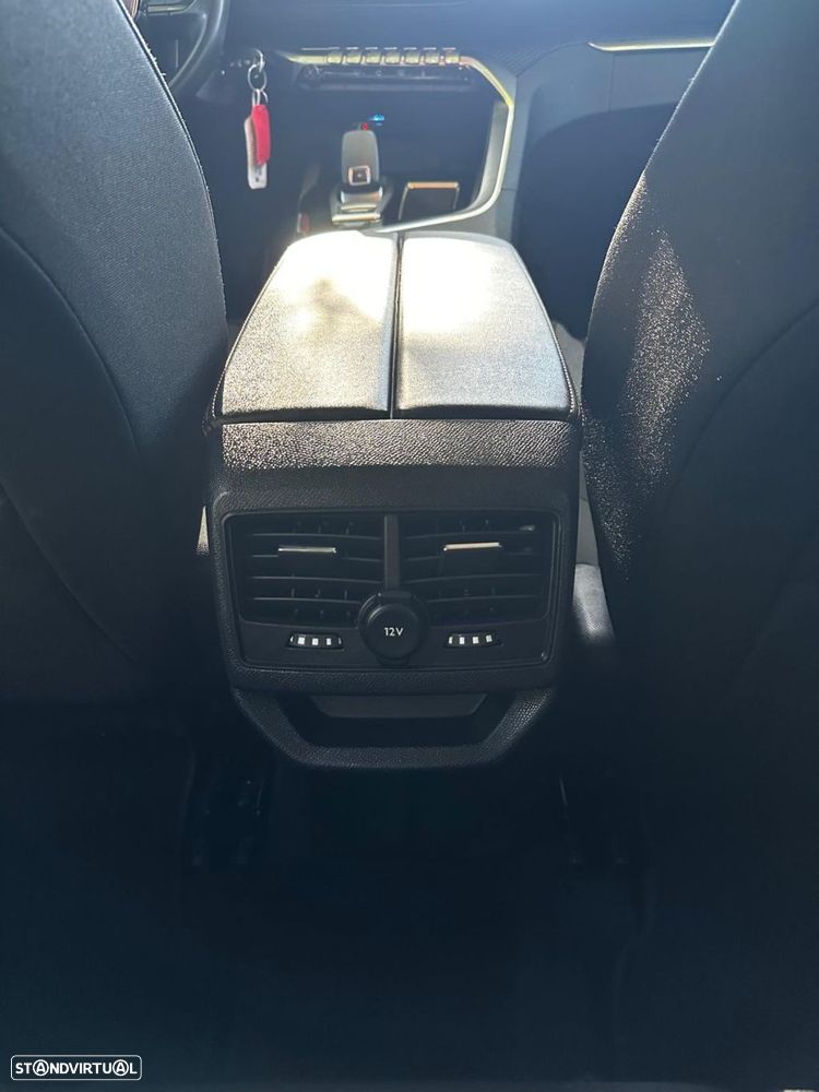 Peugeot 3008 1.2 PureTech Allure Pack EAT8 - 29