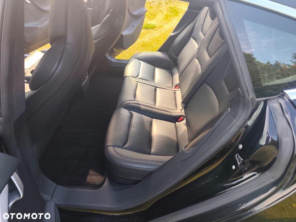 Tesla Model S - 17