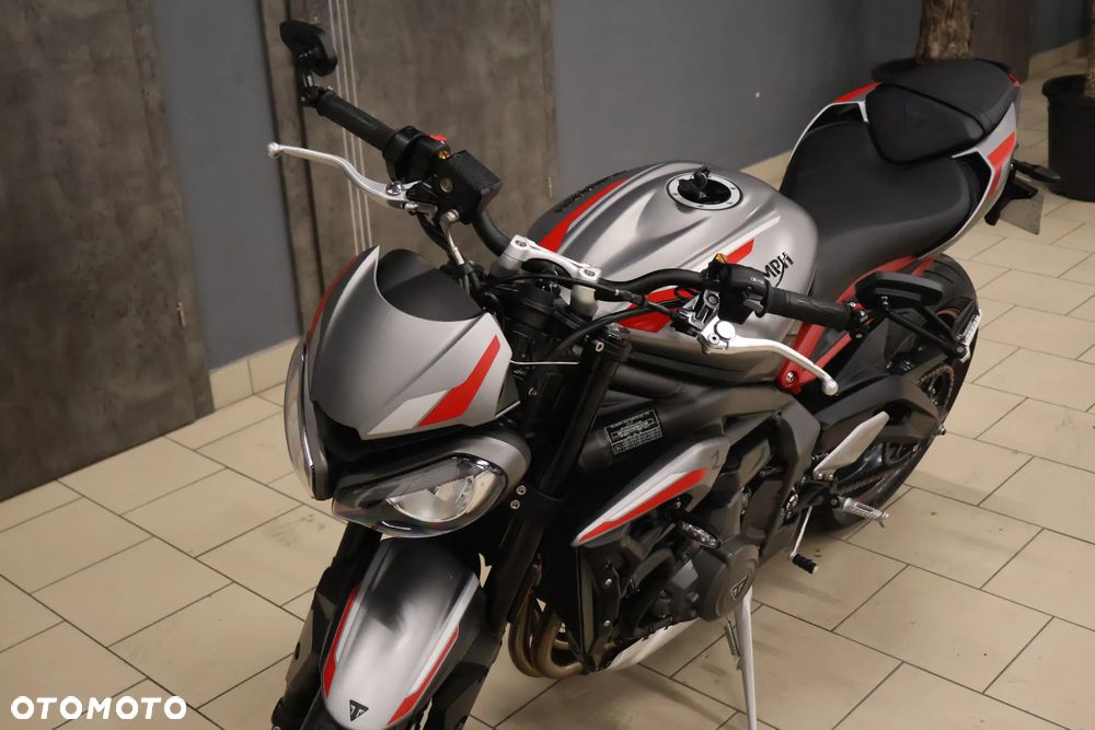 Triumph Street Triple - 5