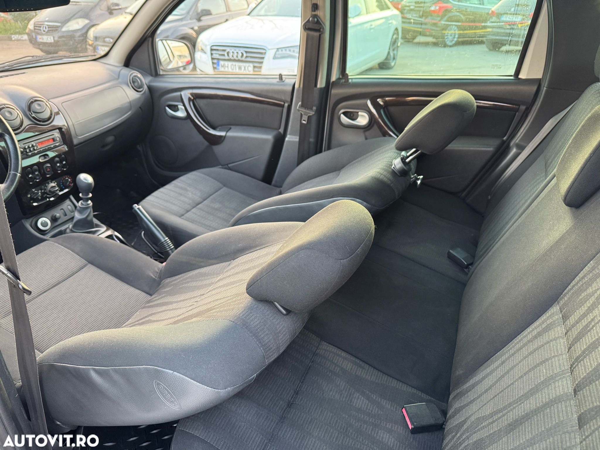 Dacia Duster 1.5 dCi 4x4 Laureate - 8
