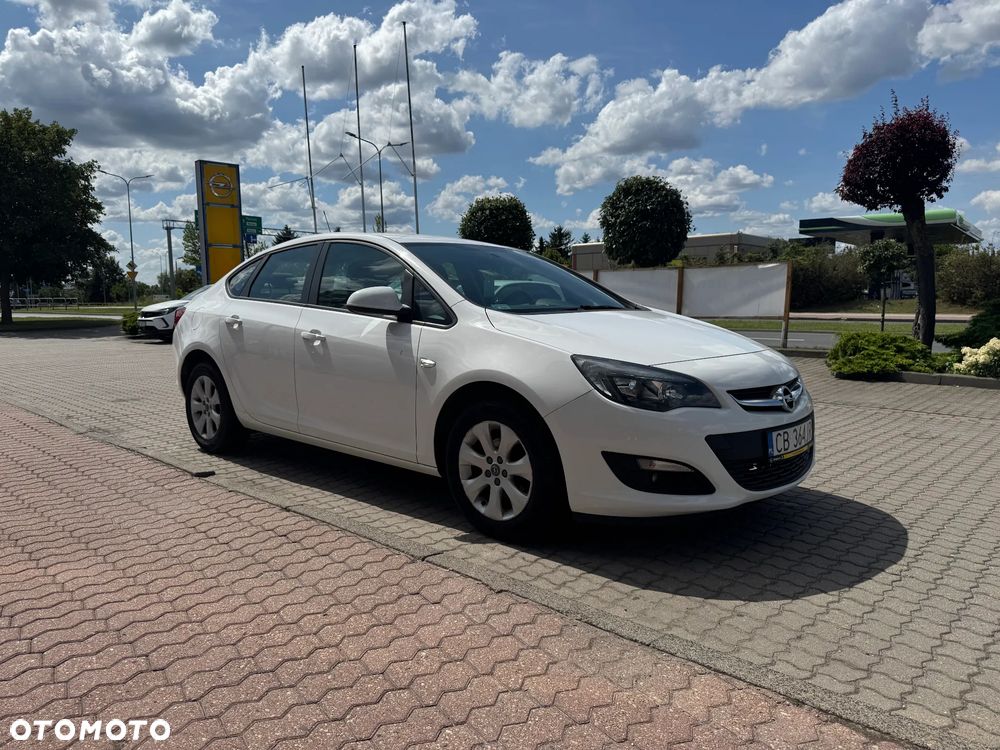 Opel Astra 1.6 Essentia - 2