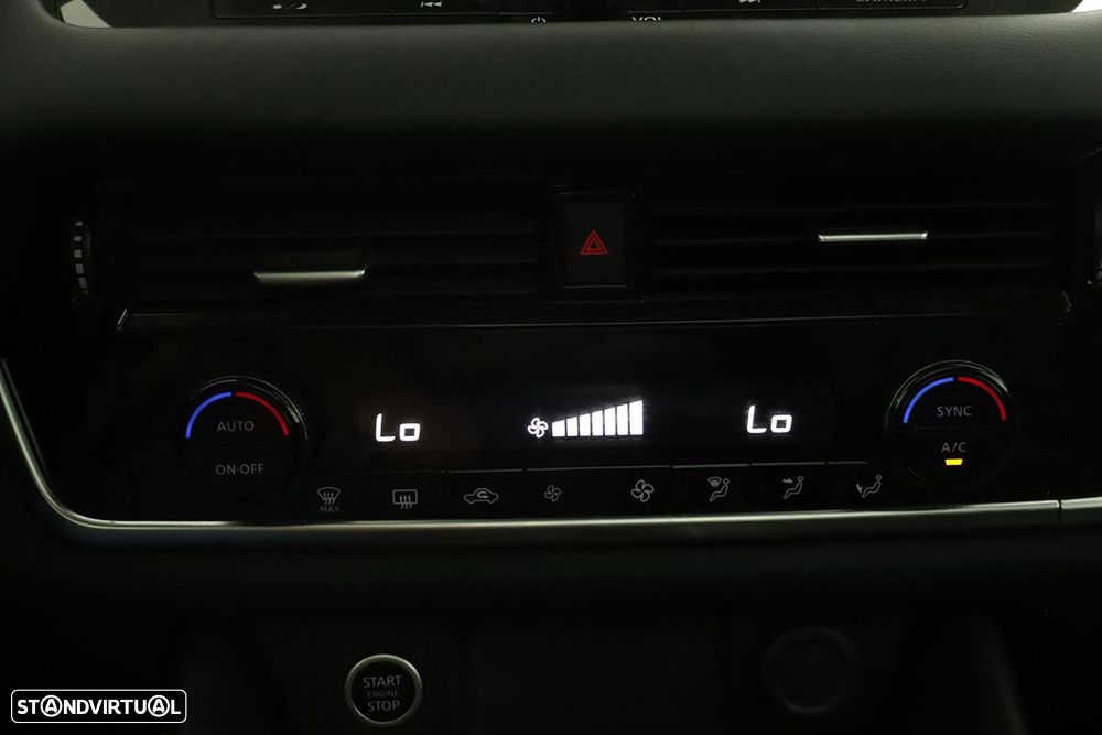 Nissan Qashqai 1.3 DIG-T N-Connecta LED Xtronic - 12
