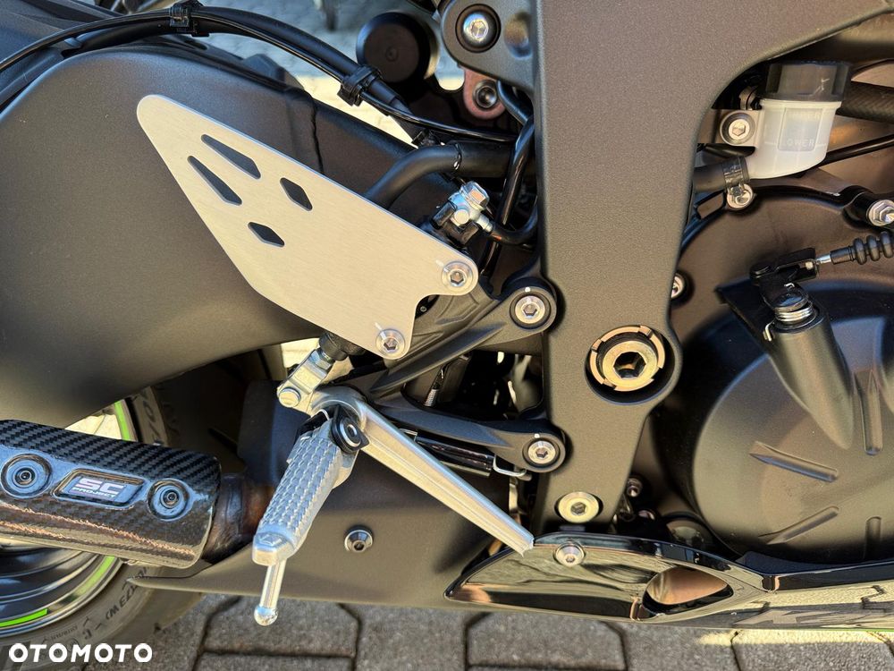 Kawasaki ZX - 16