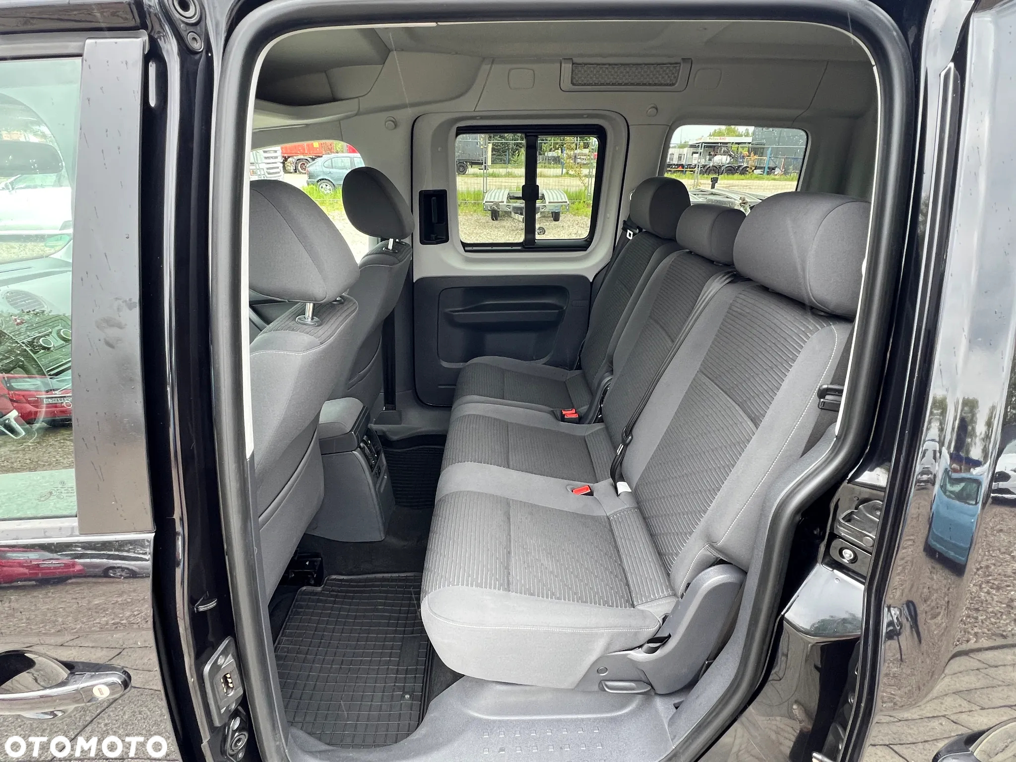 Volkswagen Caddy 1.6 TDI Comfortline BMT - 24