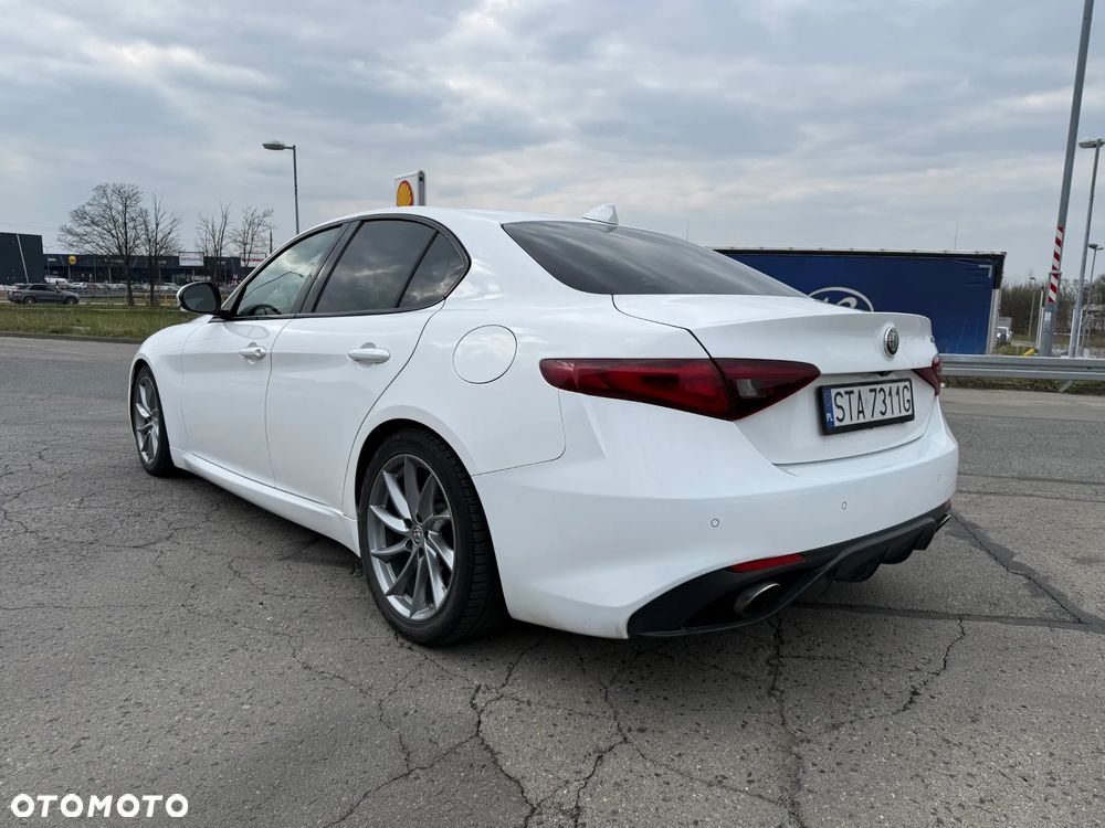 Alfa Romeo Giulia 2.0 Turbo 16V AT8 Veloce Ti - 2