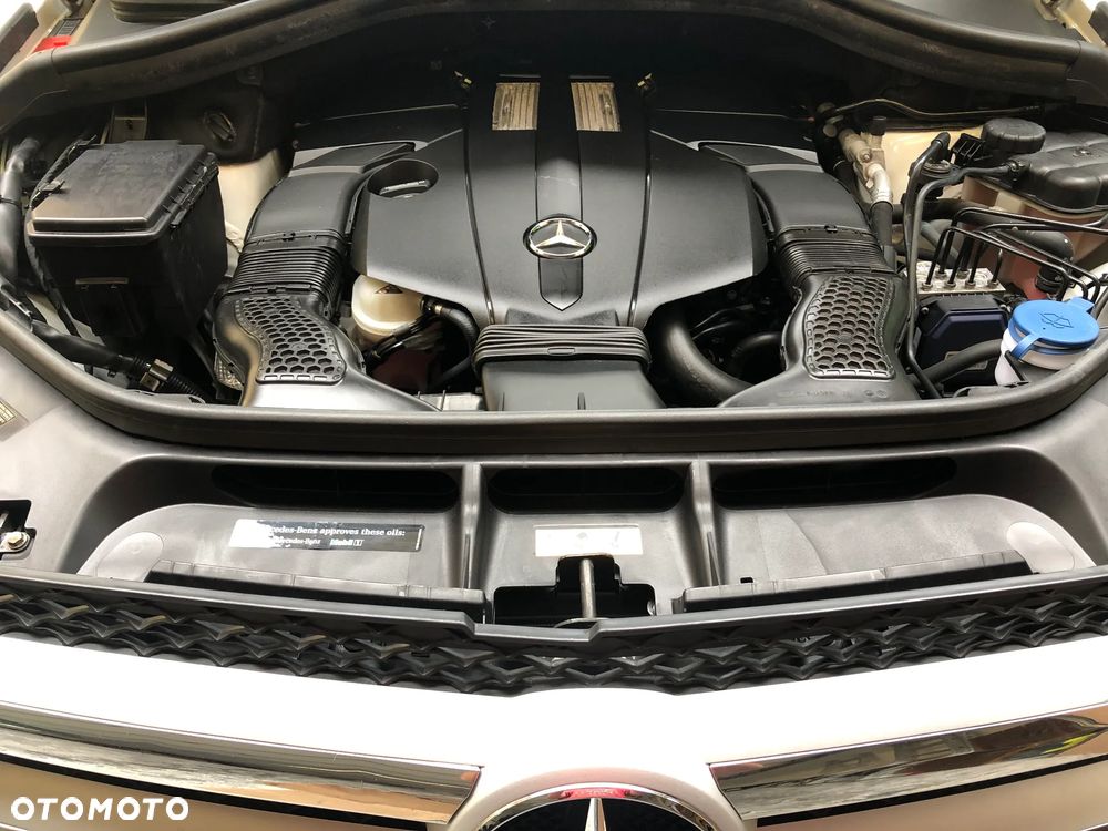Mercedes-Benz GL 400 4Matic 7G-TRONIC - 38