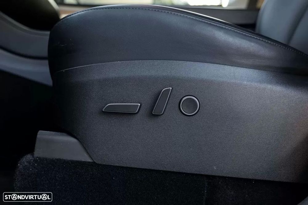 Tesla Model Y Long Range Dual Motor AWD - 14