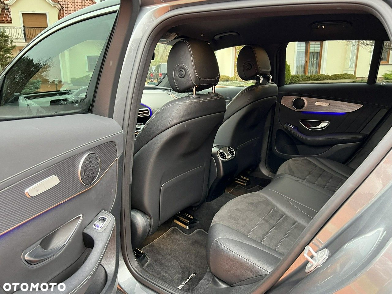 Mercedes-Benz EQC - 38