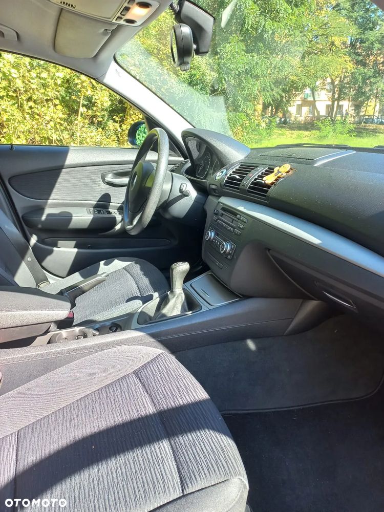 BMW Seria 1 116i - 23