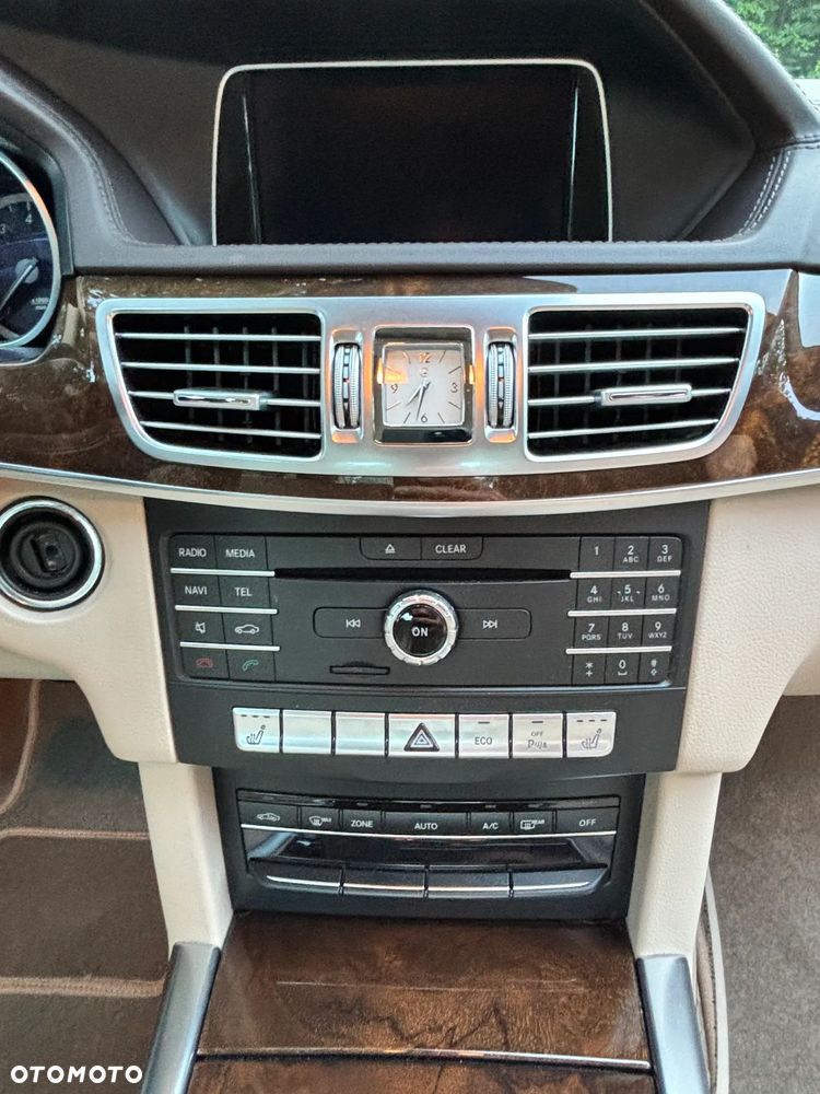 Mercedes-Benz Klasa E 400 4-Matic Elegance - 22