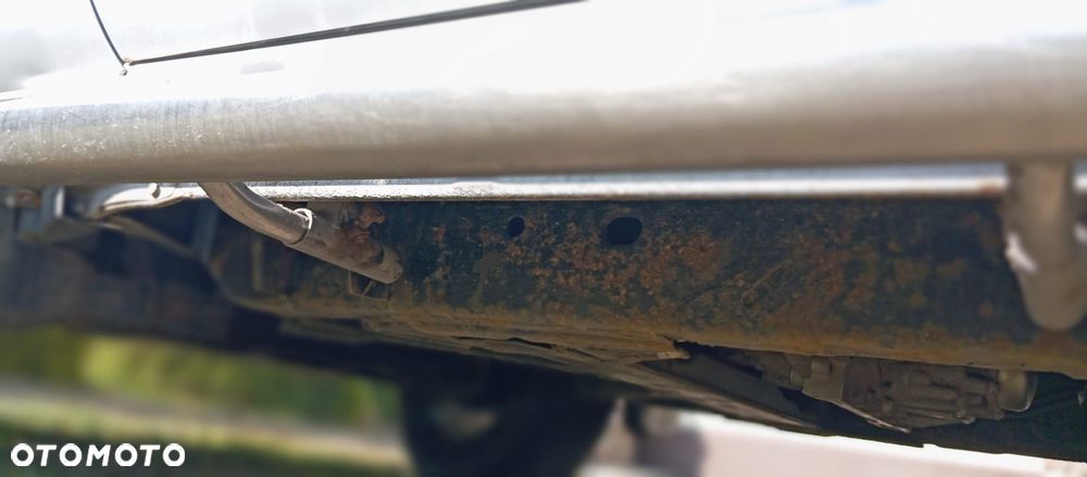 Nissan Pathfinder 2.5 D SE - 11