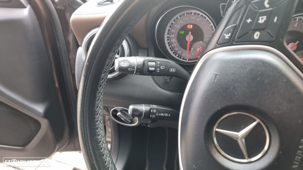 Mercedes-Benz GLA 200 CDi Urban Aut. - 23