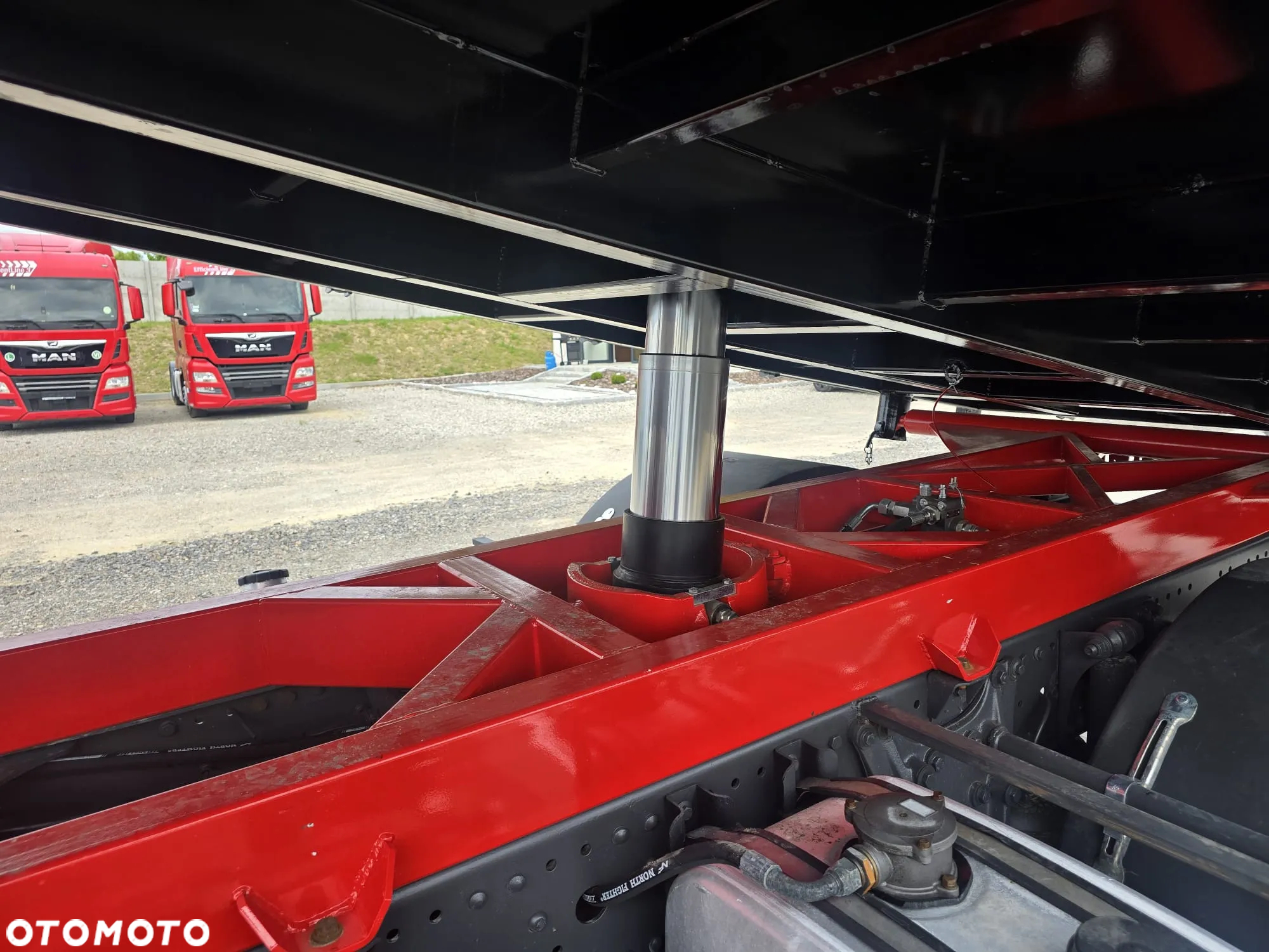 Mercedes-Benz AXOR 1824 / EURO 5 / WYWROTKA 3 STRONNA - 14