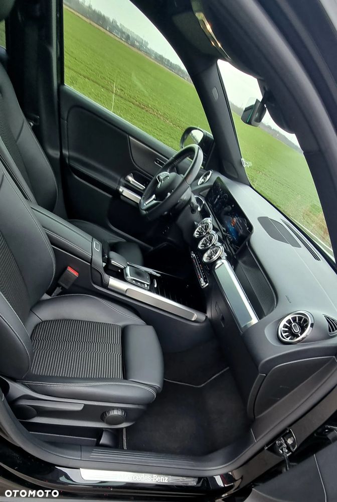Mercedes-Benz GLB 200 d 8G-DCT Progressive - 11