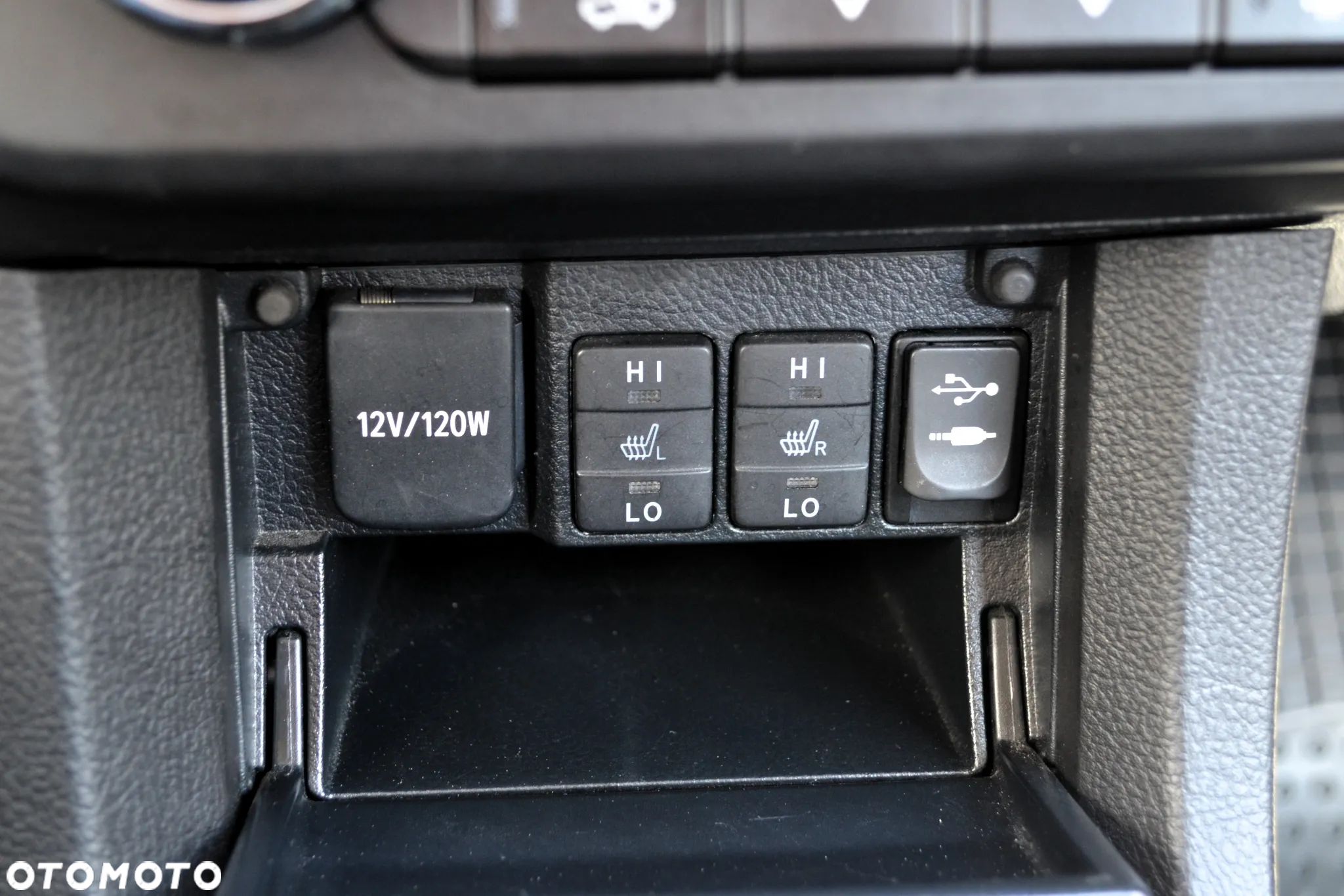 Toyota Corolla 1.6 Premium + - 22