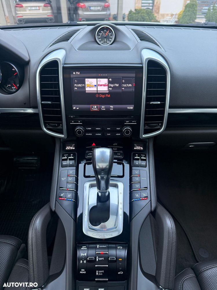 Porsche Cayenne - 27