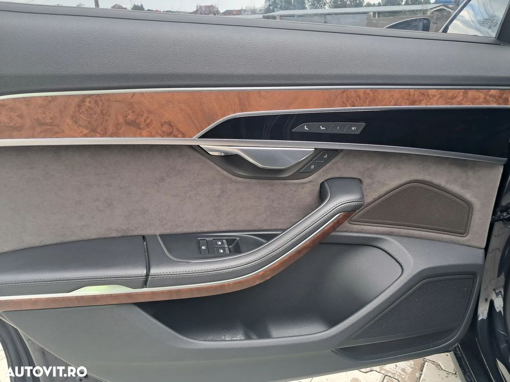 Audi A8 - 8