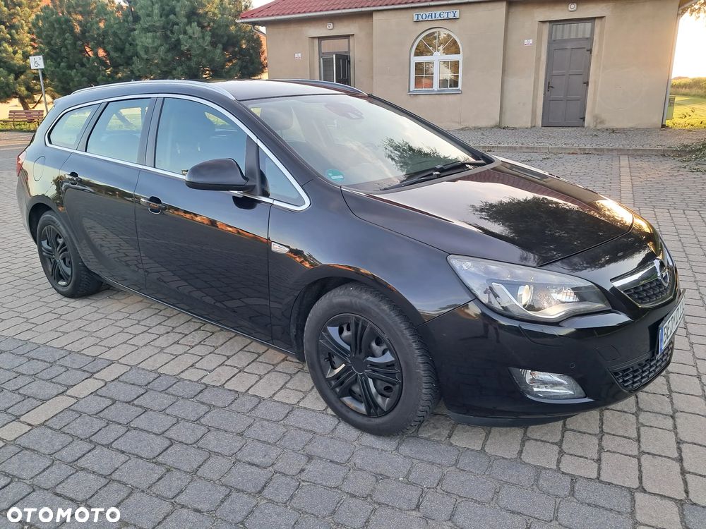 Opel Astra 1.4 Turbo 150 Jahre - 11