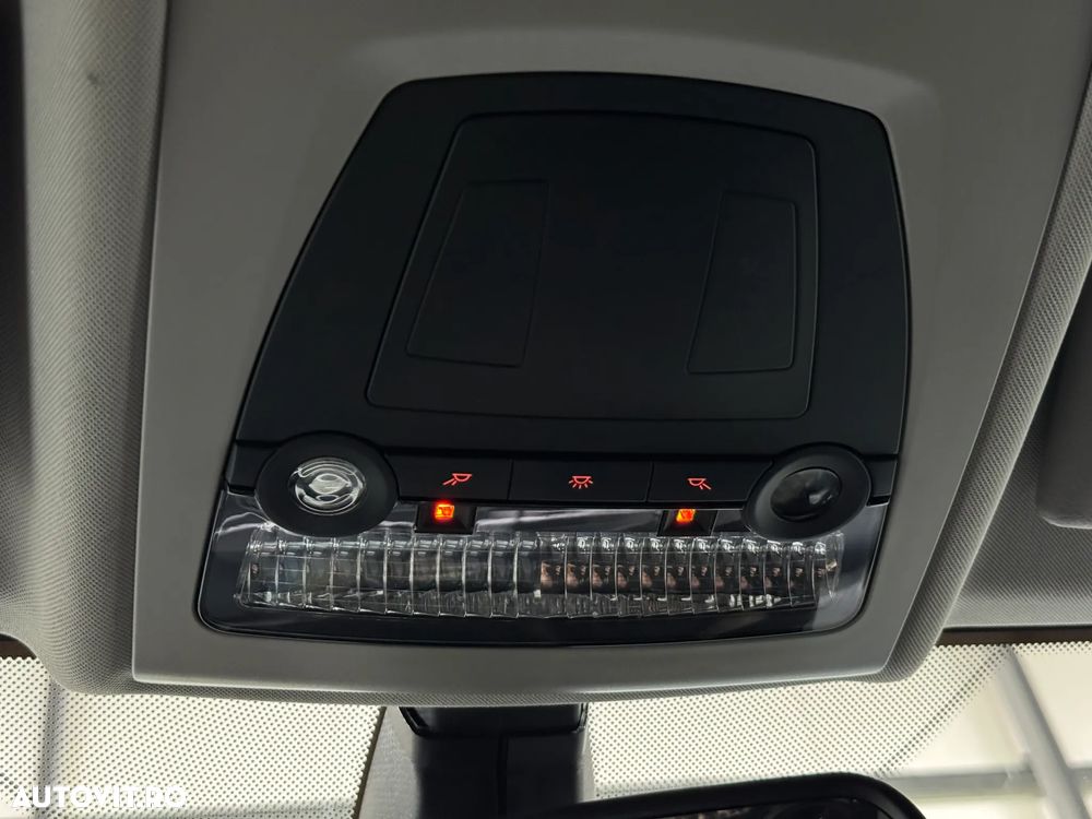 BMW Seria 5 525d xDrive AT - 25