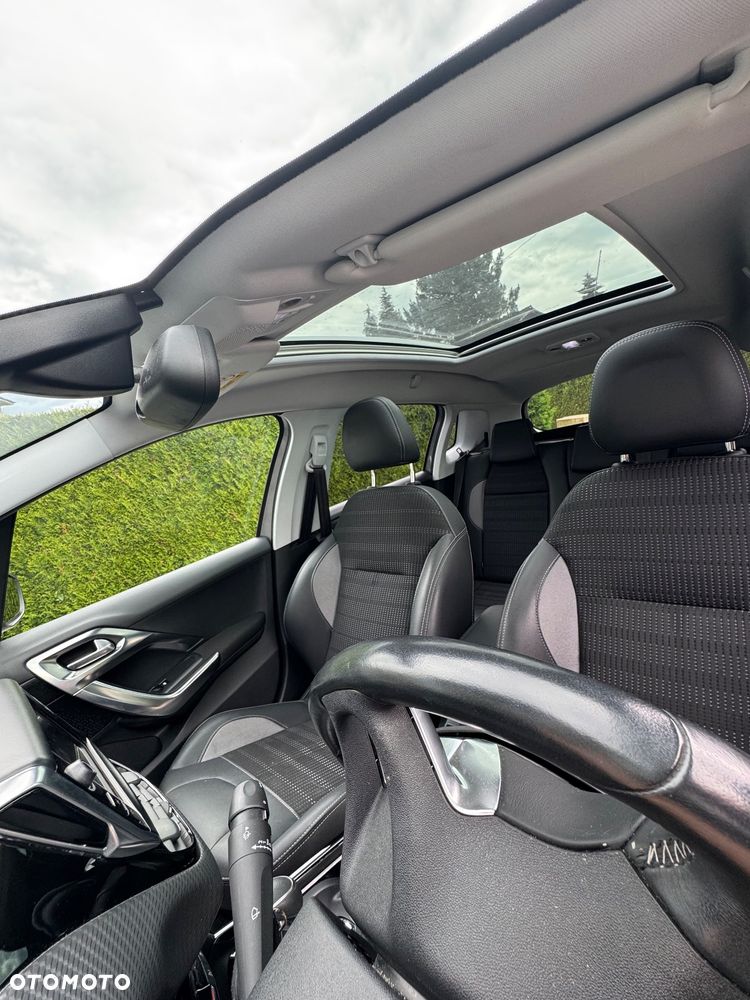 Peugeot 2008 1.2 Pure Tech Allure S&S EAT6 - 9