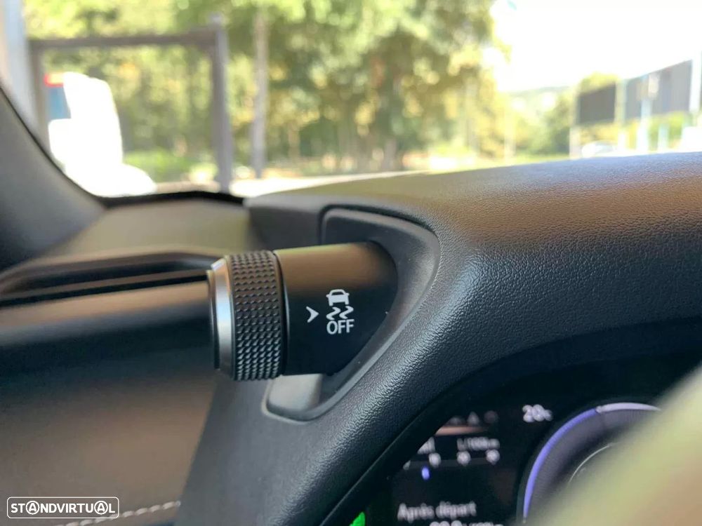 Lexus UX 250h Executive+ - 24
