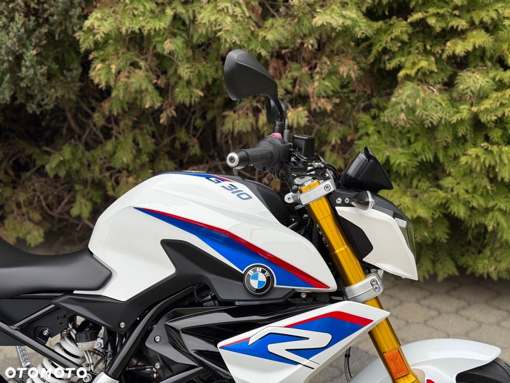 BMW G - 12