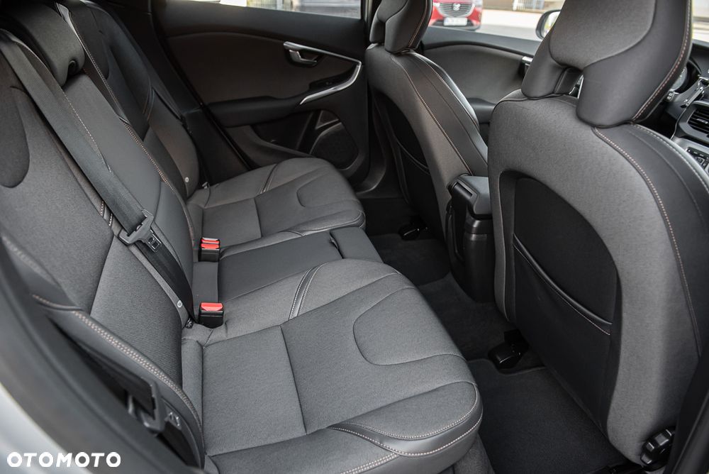Volvo V40 Cross Country D2 Momentum - 29