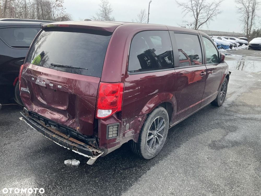 Dodge Grand Caravan - 25