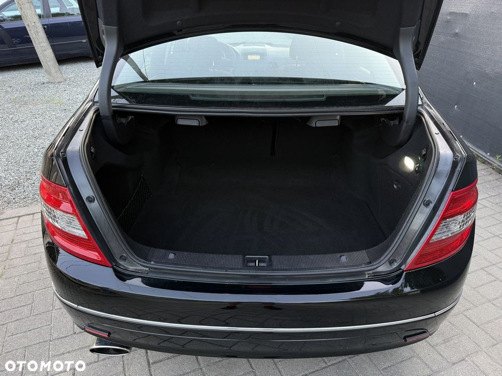 Mercedes-Benz Klasa C 180 K BlueEff Classic - 34