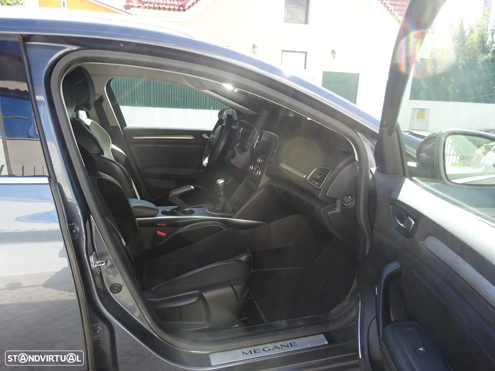 Renault Mégane Sport Tourer - 13