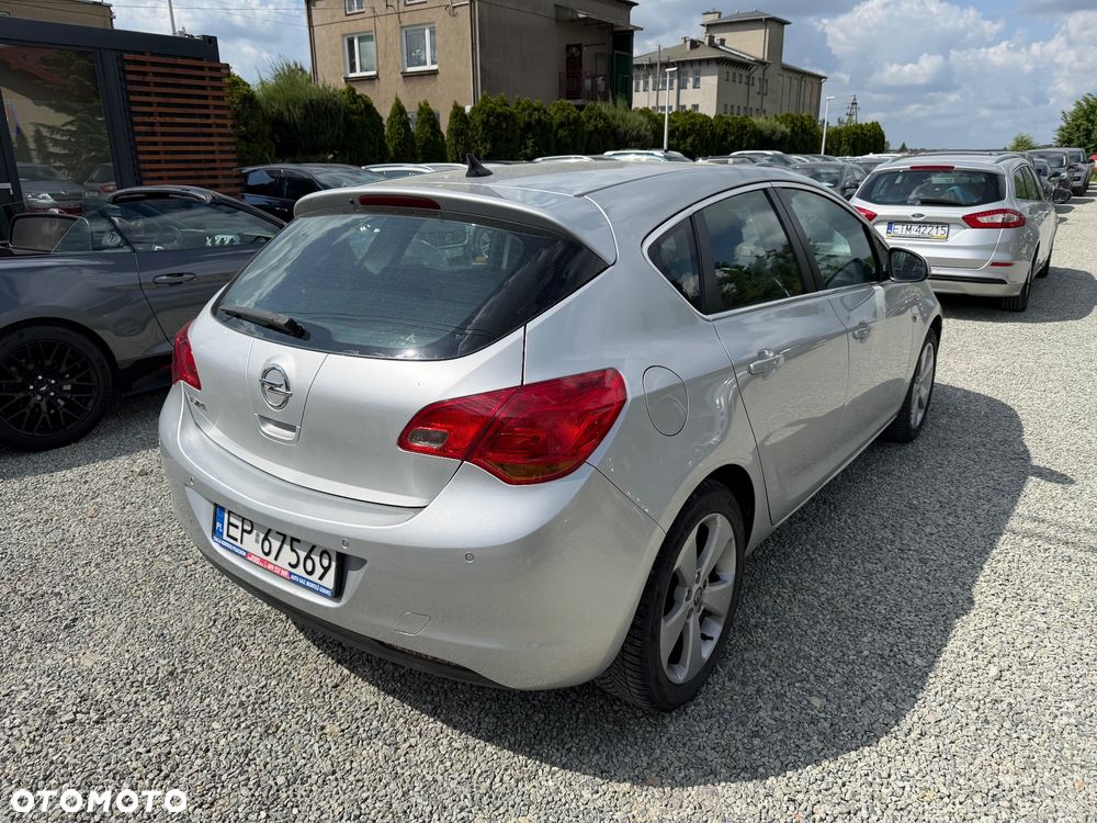 Opel Astra 1.6 Design Edition - 6