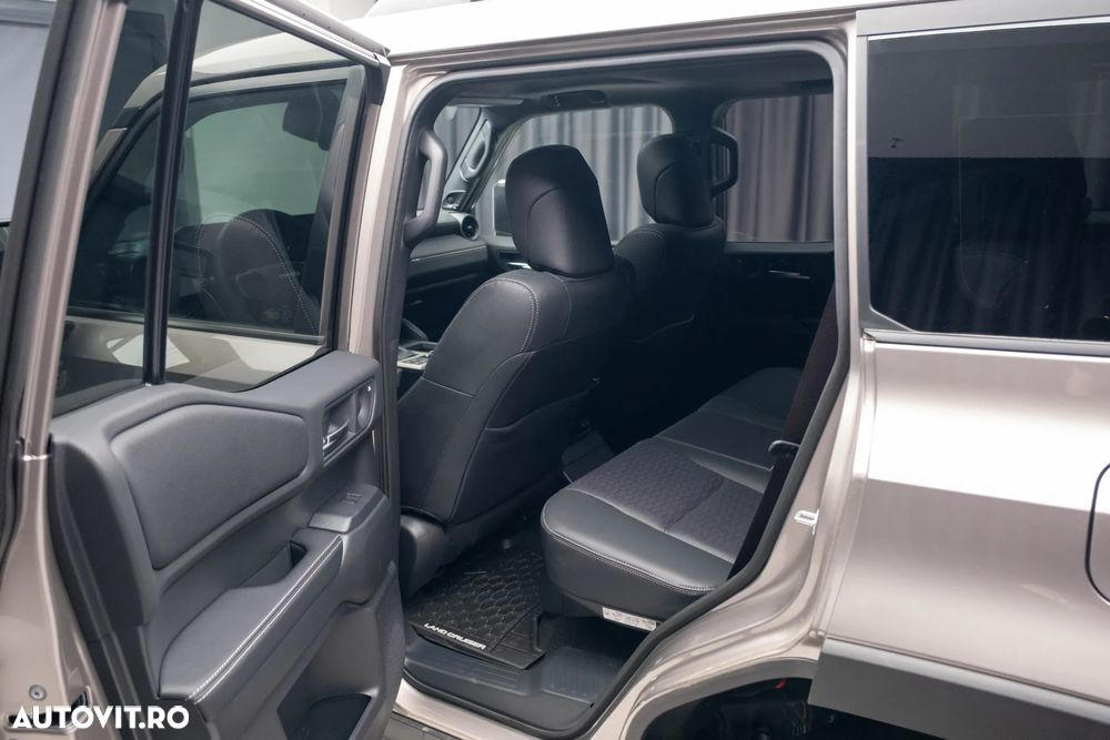 Toyota Land Cruiser - 20