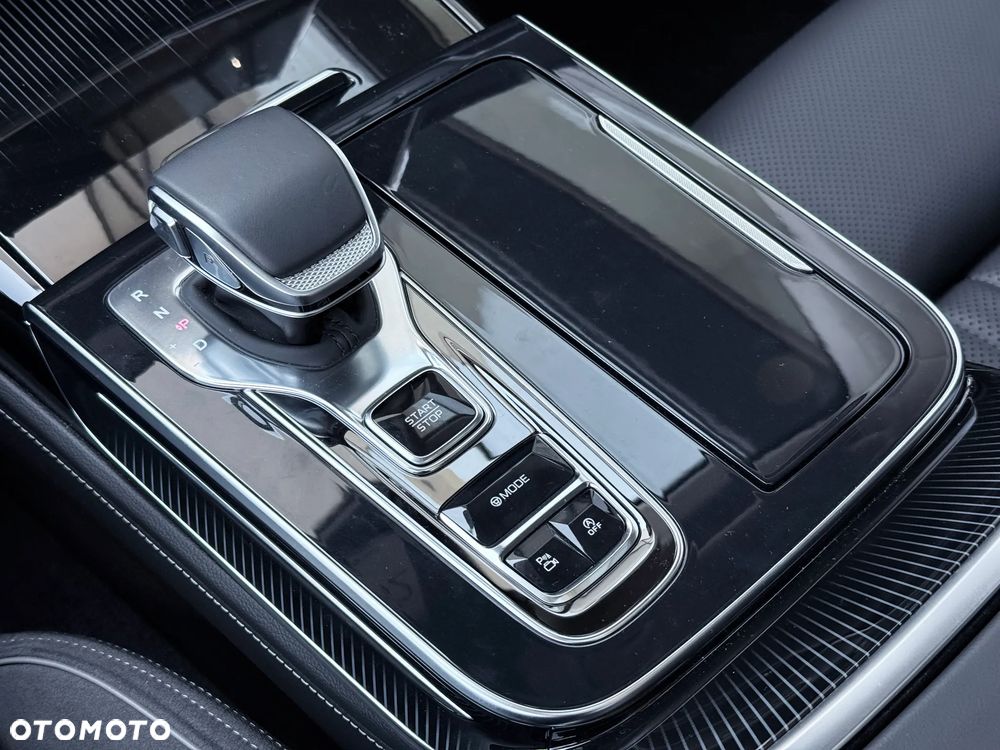 Hongqi H9 2.0T Deluxe - 31