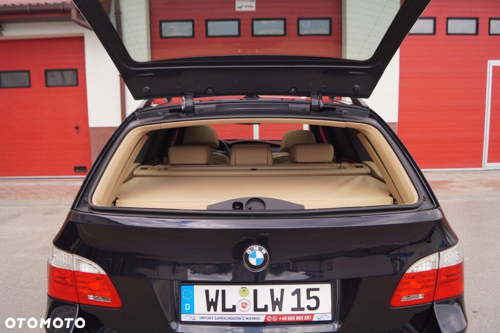 BMW Seria 5 525d Edition Sport - 36