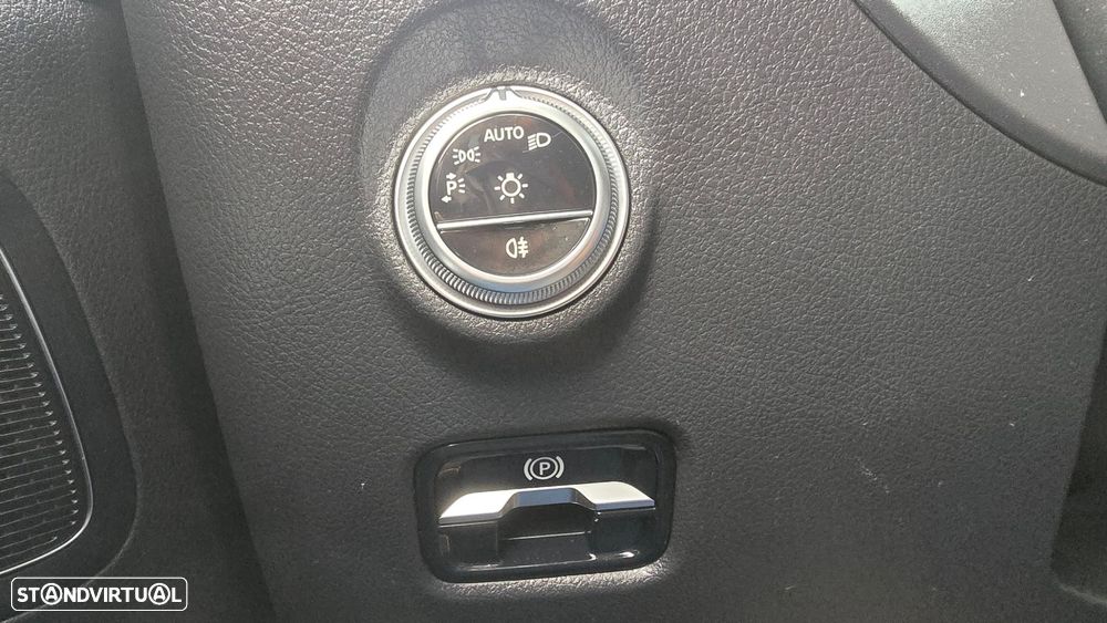 Mercedes-Benz C 200 - 13